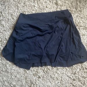 Black active skirt